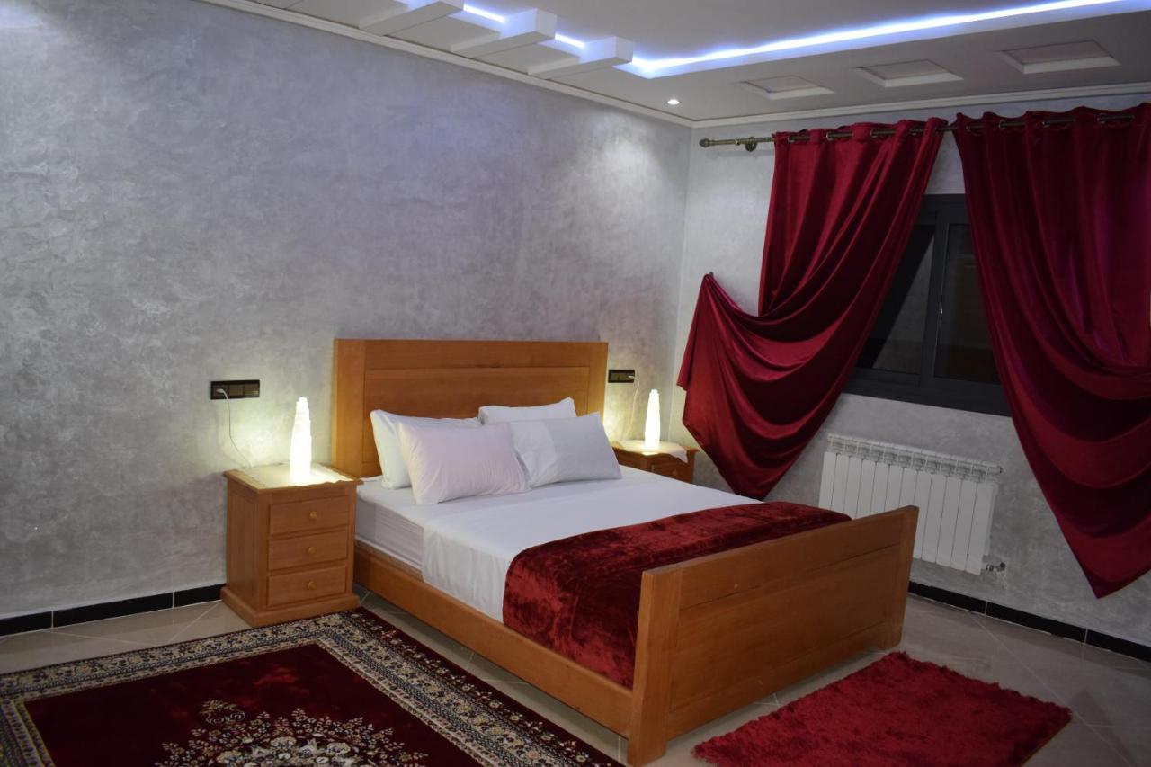 Moonrise Villa Vip มิเดลท์ ภายนอก รูปภาพ