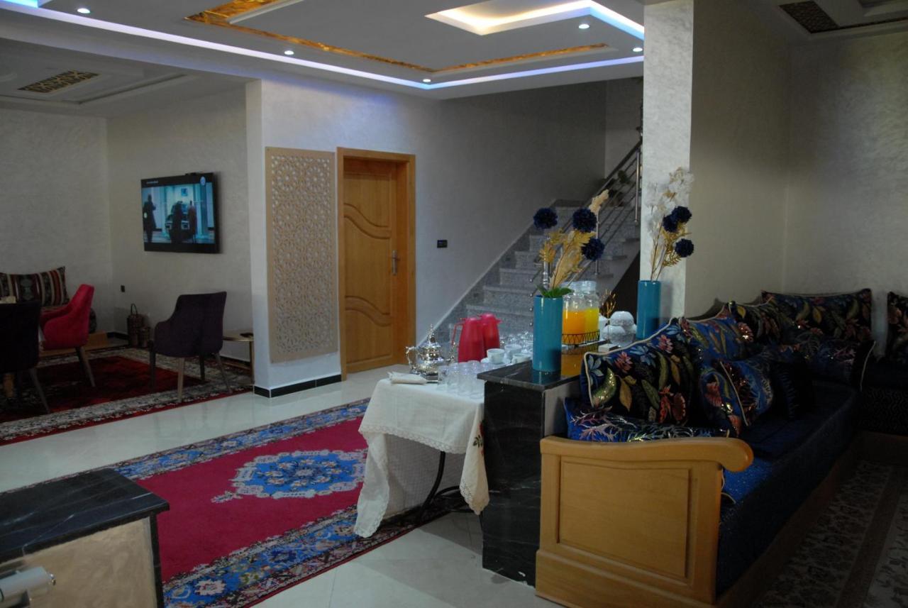 Moonrise Villa Vip มิเดลท์ ภายนอก รูปภาพ