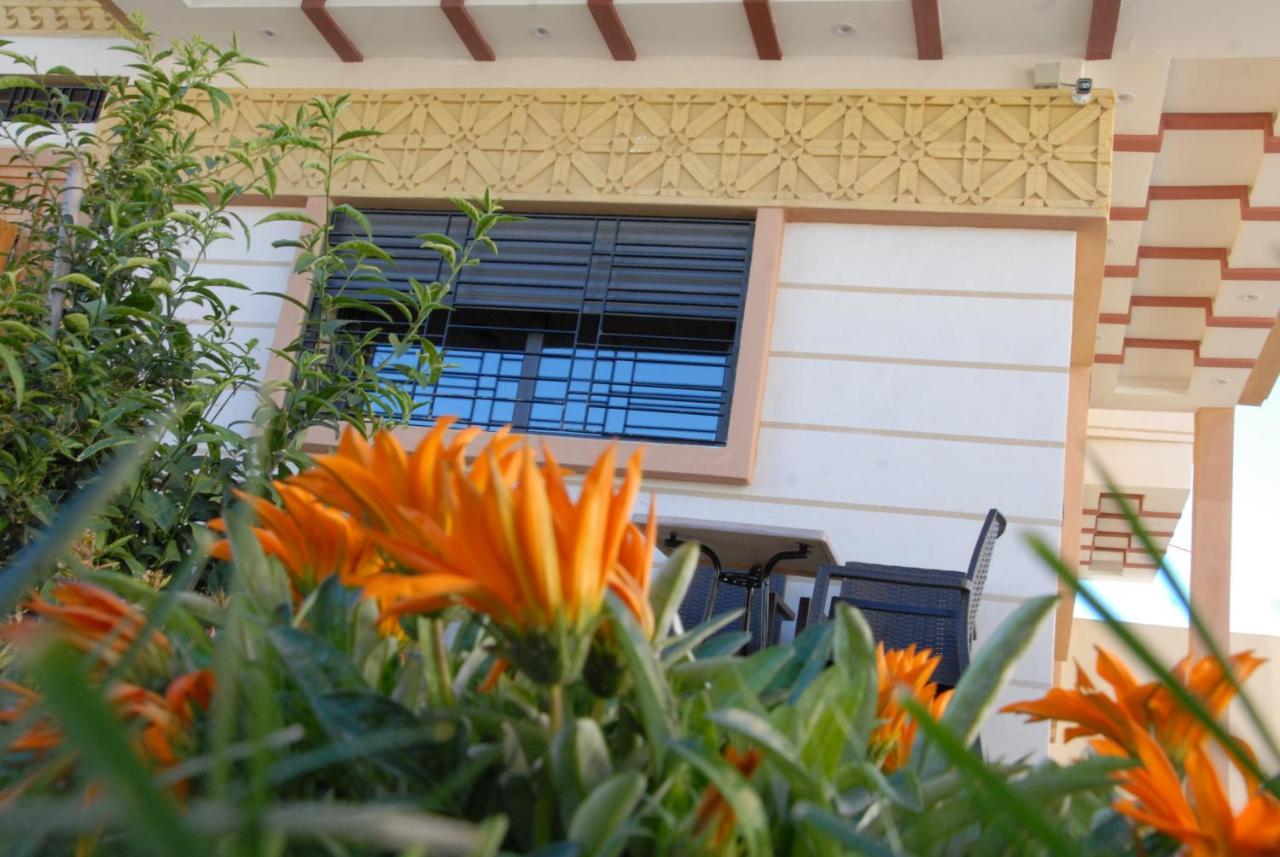 Moonrise Villa Vip มิเดลท์ ภายนอก รูปภาพ